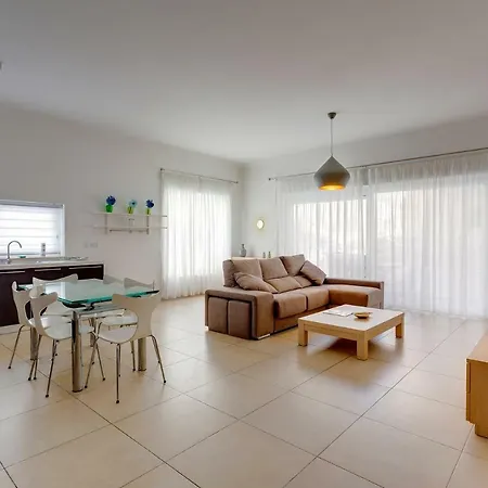 In Cambridge With Pool * Sliema