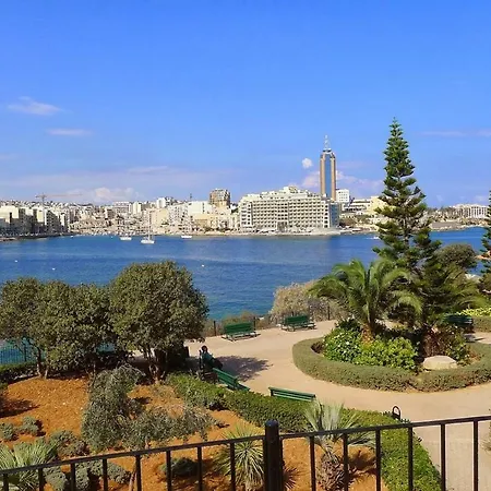 In Cambridge With Pool Sliema
