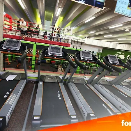 Apartment In Cambridge With Pool