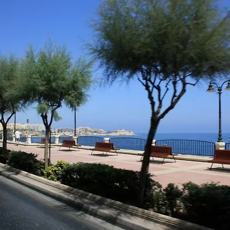 In Cambridge With Pool