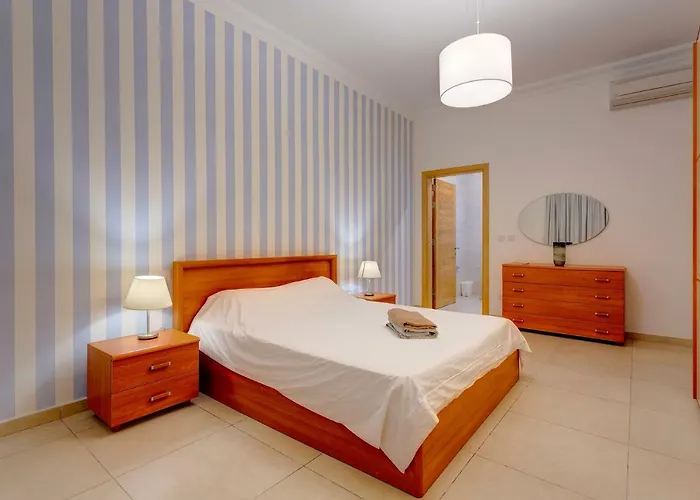 In Cambridge With Pool Sliema