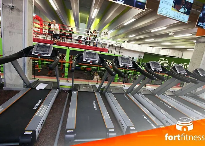 Apartment In Cambridge With Pool