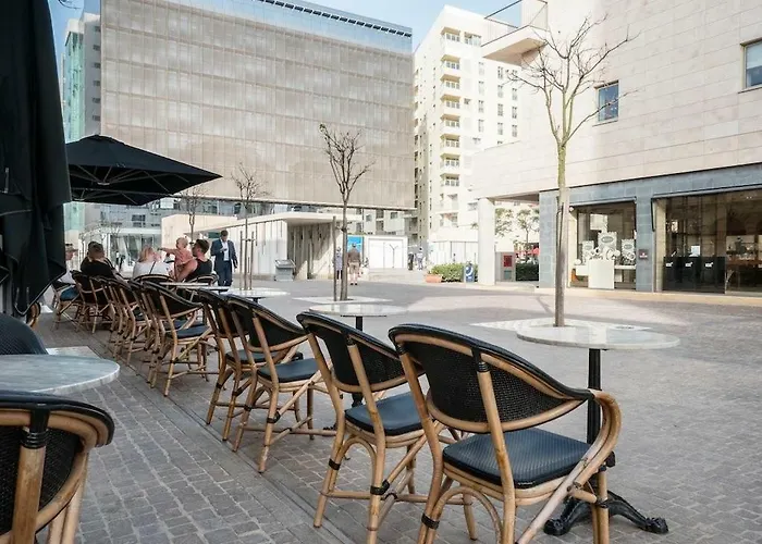 In Cambridge With Pool