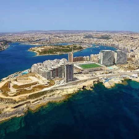 In Cambridge With Pool * Sliema